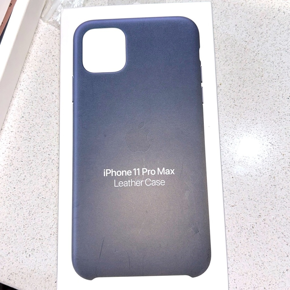 Apple iPhone 11 Pro Max leather case (Midnight) BNIB
